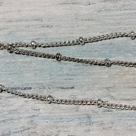 FOSSIL Horseshoe Necklace. - Picture 7 of 7